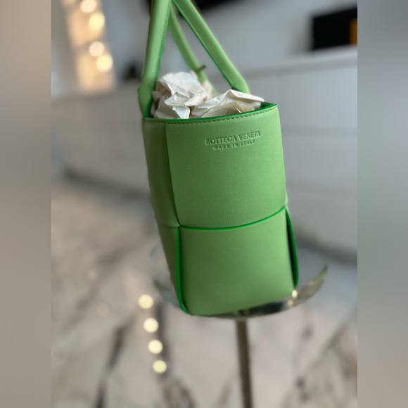 🌟SOLD🌟 NWT Bottega Veneta Arco Tote Bag - Picture 4 of 10